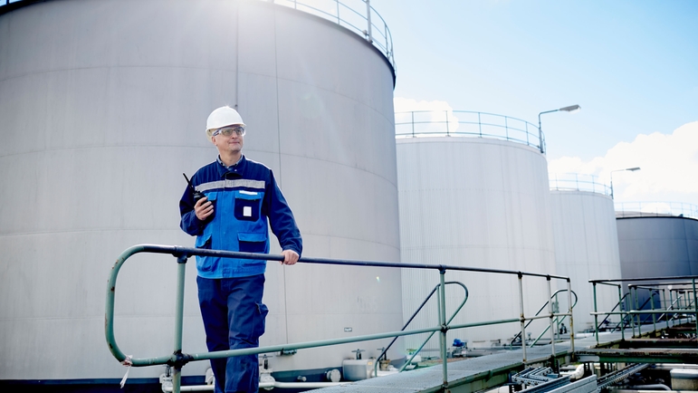 Inventory monitoring, tank farm, visibility, material availability, transparent business decision Inventory monitoring of a tank farm