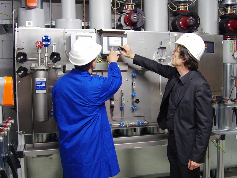 Modular panel solutions for safe water monitoring Reliable and safe water monitoring using modular panel solutions